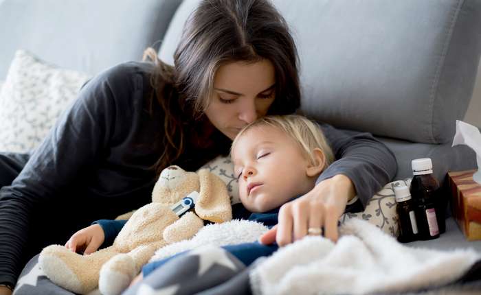Um sich um ein krankes Kind zu kümmern, stehen Angestellten bis zu 10 Tage Freistellung im Jahr zu. ( Foto: Adobe Stock - Tomsickova ) 