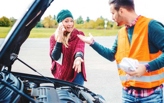 Um am Montag eine Krankmeldung übermitteln zu können, ist als Ausrede auch das eigene Auto ideal. ( Foto: Adobe Stock - bobex73 )