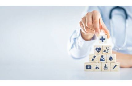 Reiseschutz für Gesundheit: Attest sichert Urlaubsfreude bei chronischen (Foto: AdobeStock - 359231627 REDPIXEL)