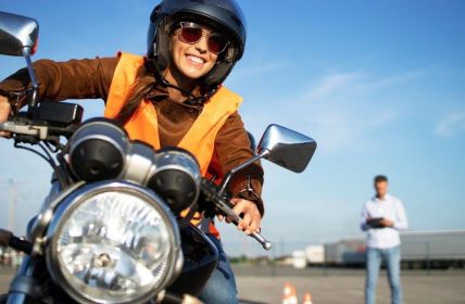 MotoGymkhana: Verbessern Sie Ihre Fahrtechnik kostenfrei! (Foto: AdobeStock - littlewolf1989 368938065)