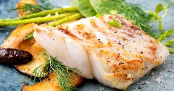 Mikronährstoffe im Alter: Gesunde Ernährung schützt Mobilität und (Foto: AdobeStock - HLPhoto - 205930399)